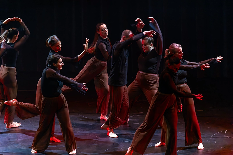 Cours adultes au gala d'Esprit Danse 56