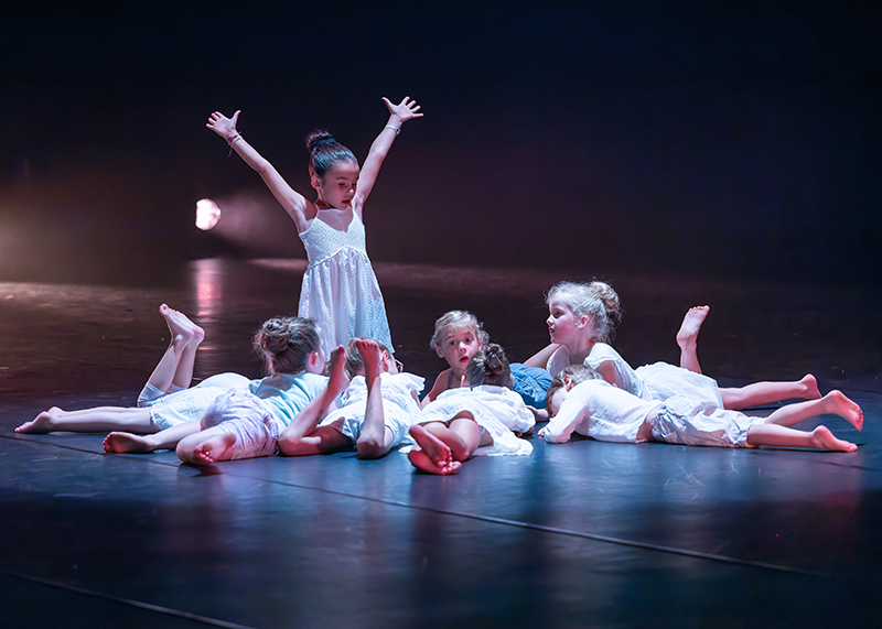 Enfants pendant le gala de danse cours éveil d'Esprit Danse (56)